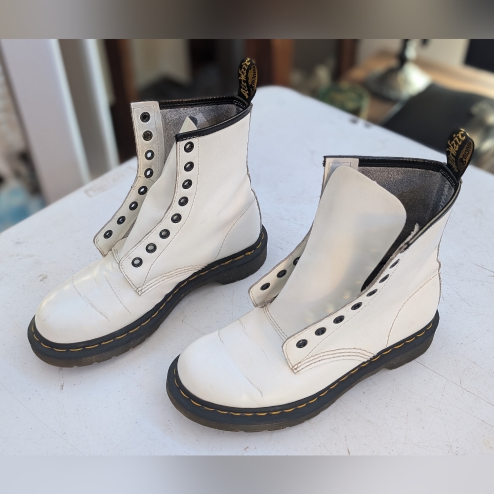 White Dr Martens Air Wair size 7